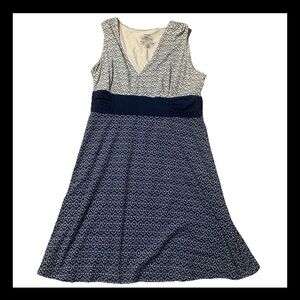 Patagonia Womens Dress in Navy and Cream